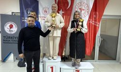 Kahramanmaraş’ta sağlık çalışanları masa tenisinde yarıştı