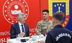 Kahramanmaraş’ta Vali Ünlüer jandarma personeliyle iftarda buluştu