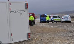 Karavan ile Otomobil Çarpıştı: 1’i Ağır 3 Yaralı