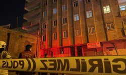 Kolonlardan Ses Gelen 8 Katlı Apartman Tahliye Edildi