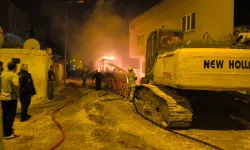 Mardin’de Park Halindeki 2 İş Makinesi Yandı