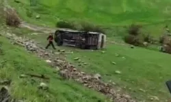 Okul Servisi Şarampole Yuvarlandı: 4’ü Öğrenci 5 Yaralı