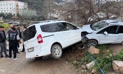 Osmaniye’de korkutan kaza! Freni boşalan araç ağaca çarptı