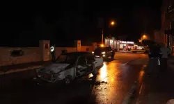 Seyir halindeki otomobil cayır cayır yandı