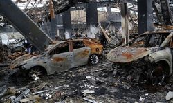 Tahran’da Oto Galerisi Bombalandı: 70 Araç Yanıp 1 Kişi Öldü