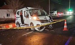 Ticari araç direğe çarptı: 31 yaşındaki Ferdi Bıyık vefat etti