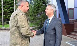 Tuğgeneral Mahmut Sert'ten Rektör Okumuş'a hayırlı olsun