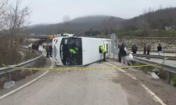 Yalova’da işçi servis midibüsü devrildi: 1 ölü, 20 yaralı