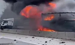 Zincirleme Kaza 2 TIR ve 1 Otomobil Çarpıştı