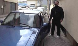 Arabayla takas etmek için yarısı ısırılmış ekmek döner teklif ettiler