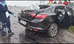 Feci kaza: TIR ile otomobil çarpıştı; 2 ölü, 1 yaralı