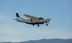 Yolcu uçağı düştü: 15 ölü