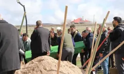 Köpek saldırısında ölen 5 yaşındaki Hamza Özsoy toprağa verildi