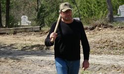 9 kez ölümden döndü, mezarını kazmaya başladı