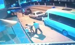 Sokak ortasında iki kadını darp etti: O anlar kamerada