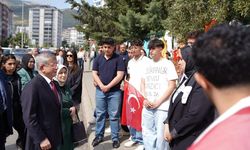 Ahmet Davutoğlu Ayser Çalık Ortaokulu'nu ziyaret etti!