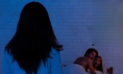 Aile Apartmanında Yasak Aşk Skandalı: Eşini ve Eltisini Yatakta Uygunsuz Pozisyonda Yakaladı