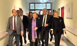 Anahtar Parti Kahramanmaraş'ta yaralı öğrencileri hastanede ziyaret etti!