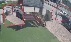 Antalya Kepez’de motosiklet ile otomobil çarpıştı! Kaza anları güvenlik kamerasına böyle yansıdı