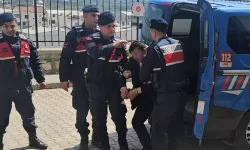 Babayla oğlunu öldürüp, diğer oğlunu yaralayan şüpheli adliyede