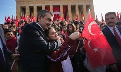 Bakan Tekin'den Anıtkabir'de 23 Nisan mesajı!