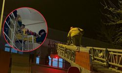Bursa İznik'te balkondan eve giren itfaiye ekipleri bacağı kırılan yaşlı kadını kurtardı