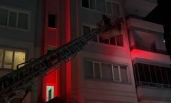 Daire yangını korkuttu: Yaşlı adam ağır yaralandı