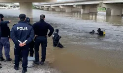 Dereden geçerken aracı suya gömülen sürücü öldü