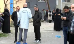 Evinde Yalnız Yaşayan Kadın Bıçaklanarak Öldürüldü