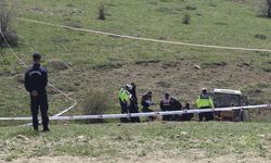 Traktör dere yatağına devrildi: 1 ölü, 3 yaralı