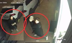 Fatih'te akılalmaz olay kaldırım taşıyla iş yerinin camlarını böyle tuzla buz etti