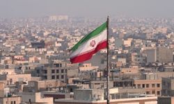 İran’da köprü vuruldu! Saldırıda çok sayıda ölü ve yaralı var