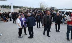 Kahramanmaraş'ta hastane önünde acı nöbeti! 13 yaralı var