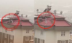 Kahramanmaraş’ta Mahalleliyi Korkutan Çatı Çalışması: Ölüme Meydan Okudu