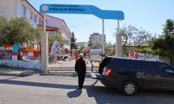 Kahramanmaraş'ta okul zili sustu! Aileler eşyaları alıyor