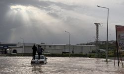 Kahramanmaraş’ta Sağanak Felaketi: Tünel Kapandı, Araçlar Mahsur!