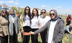 Kahramanmaraş'ta Şehit öğrenci ve öğretmenler için her cana bir fidan!