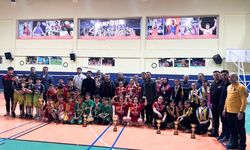 Kahramanmaraş’ta badminton heyecanı Türkiye Şampiyonası için yarıştılar