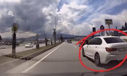Kahramanmaraş'ta trafikte makas atarak ilerleyen sürücü kamerada
