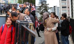 Kahramanmaraş'ta veliler çocuklarını öperek yeni okullarına yolcu etti