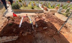 Kahramanmaraş’taki Saldırıda Hayatını Kaybeden 4 Sınıf Arkadaşı Yan Yana Defnedildi