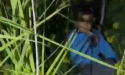 Kayalıklarda mahsur kalan 2 küçük kardeş kurtarıldı