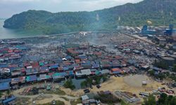 Malezya'da bin ev yandı! 9 bin kişi sokakta