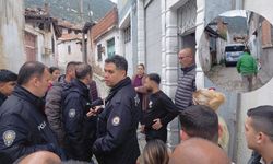 Manisa Kırkağaç’ta sokak ortasında bıçaklama! Çocuklarını görmeye gitti, ağır yaralandı