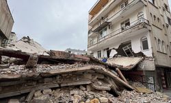 Mersin'de yıkım kabusu! Yan bina hasar gördü, 5 aydır çözüm yok