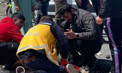 Niğde'de motosikletler kafa kafaya! 14 ve 23 yaşındaki gençler ağır yaralı