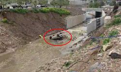 Otomobil dereye düştü! O anlar kamerada