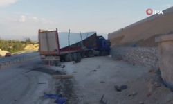 Tırdan fırlayan mermerler işçi minibüsünü parçaladı! 1 ölü 3 yaralı