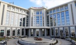 Türkiye'den İran'a 6 tırlık dev sağlık yardımı!