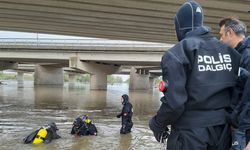 Yağmurdan yükselen dere, aracıyla köprü altından geçmek isteyen yaşlı adamı yuttu